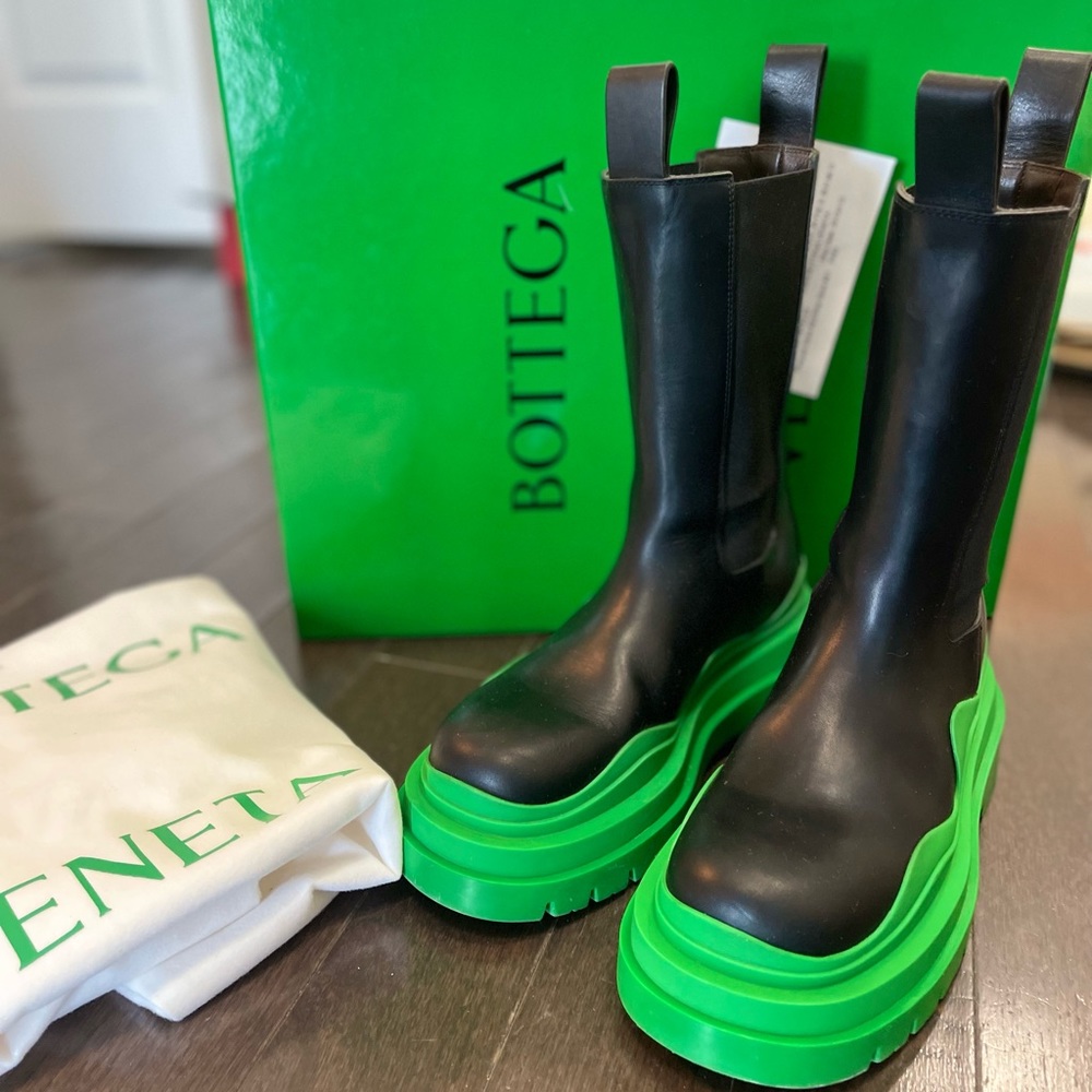Bottega Veneta Tire Chelsea Boot
